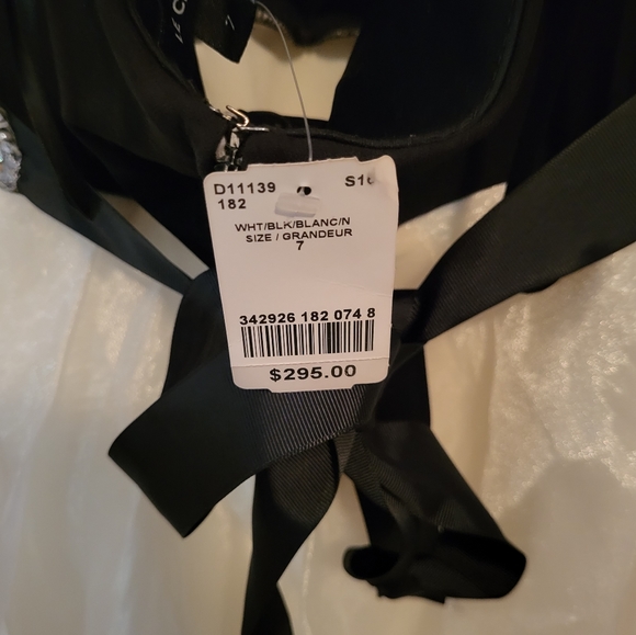 Black and White Gown - Picture 3 of 4